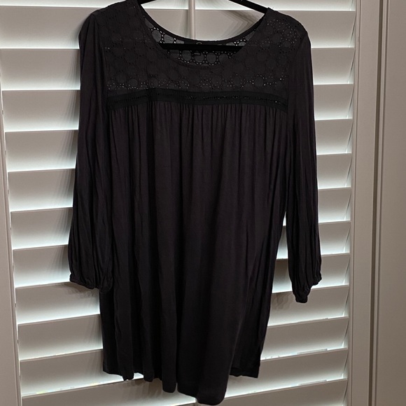 NWOT Gray Eyelet Yoke so XL Suzanne Bentro